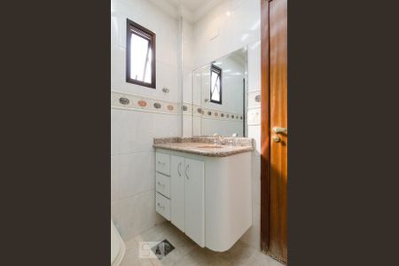 Banheiro da suíte 2 de apartamento para alugar com 3 quartos, 150m² em Centro, São Bernardo do Campo