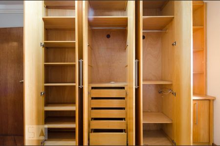 Apartamento para alugar com 150m², 3 quartos e 2 vagas Apartamento para alugar com 150m², 3 quartos e 2 vagasQuarto