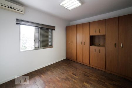 Casa para alugar com 140m², 3 quartos e 3 vagasSuíte