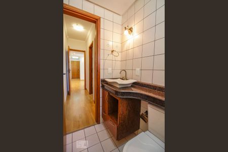 Apartamento para alugar com 57m², 2 quartos e 1 vaga Apartamento para alugar com 57m², 2 quartos e 1 vagaBanheiro