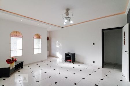 Sala de casa para alugar com 3 quartos, 150m² em Jardim Maria Luiza, São Paulo