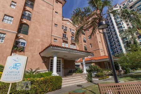 Apartamento à venda com 200m², 2 quartos e sem vagaFachada