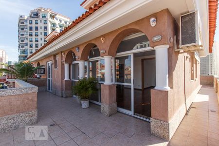 Apartamento à venda com 200m², 2 quartos e sem vagavaranda