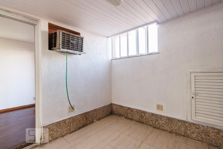 Apartamento à venda com 200m², 2 quartos e sem vagaBanheiro da Suíte 2