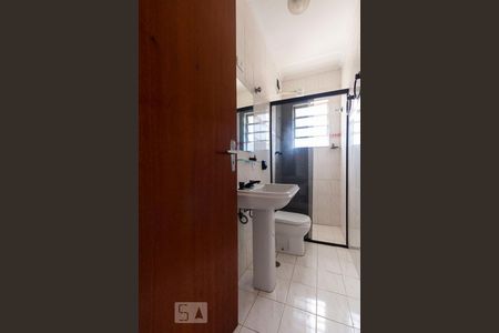 Banheiro Social de casa para alugar com 1 quarto, 40m² em Jardim Oriental, São Paulo