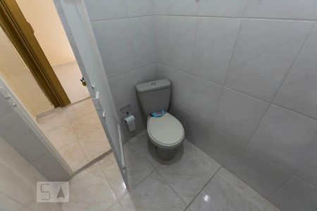 Banheiro de casa para alugar com 1 quarto, 45m² em Parque Fongaro, São Paulo