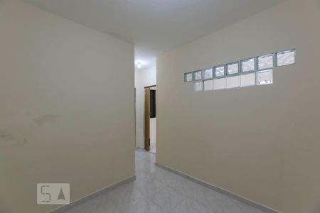Sala de casa para alugar com 1 quarto, 45m² em Parque Fongaro, São Paulo