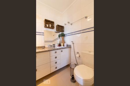 Apartamento à venda com 210m², 3 quartos e 3 vagasBanheiro do quarto 2