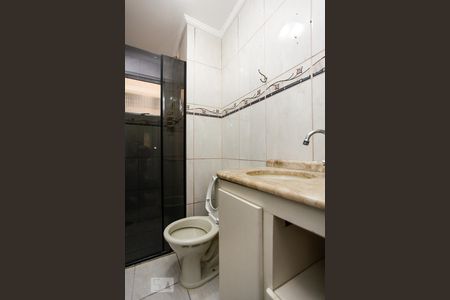 Banheiro de apartamento à venda com 2 quartos, 70m² em Parque Renato Maia, Guarulhos