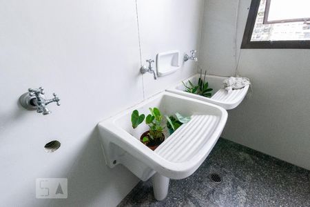 Apartamento à venda com 420m², 4 quartos e 4 vagas Apartamento à venda com 420m², 4 quartos e 4 vagasÁrea de Serviço