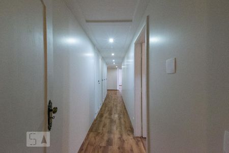 Apartamento à venda com 420m², 4 quartos e 4 vagas Apartamento à venda com 420m², 4 quartos e 4 vagasCorredor