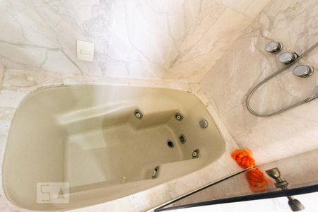 Apartamento à venda com 420m², 4 quartos e 4 vagas Apartamento à venda com 420m², 4 quartos e 4 vagasBanheiro Suíte 4