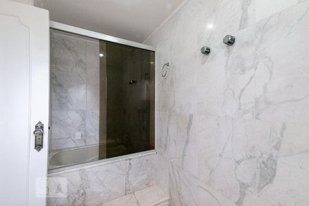 Apartamento à venda com 420m², 4 quartos e 4 vagas Apartamento à venda com 420m², 4 quartos e 4 vagasBanheiro Suíte 4