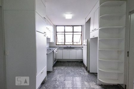 Apartamento à venda com 420m², 4 quartos e 4 vagas Apartamento à venda com 420m², 4 quartos e 4 vagasCozinha