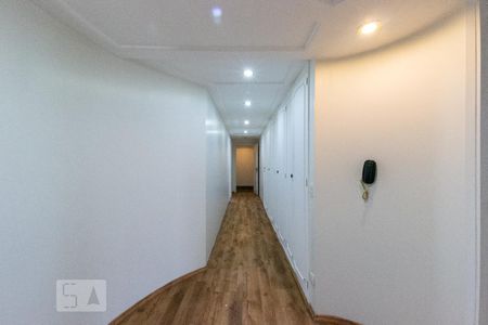 Apartamento à venda com 420m², 4 quartos e 4 vagas Apartamento à venda com 420m², 4 quartos e 4 vagasCorredor