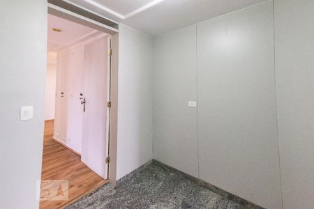 Apartamento à venda com 420m², 4 quartos e 4 vagas Apartamento à venda com 420m², 4 quartos e 4 vagasCorredor