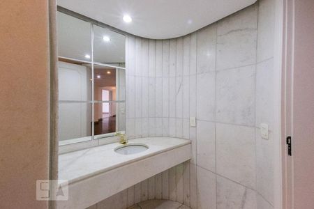 Apartamento à venda com 420m², 4 quartos e 4 vagas Apartamento à venda com 420m², 4 quartos e 4 vagasBanheiro Social