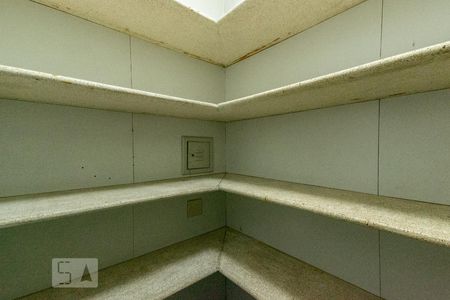 Apartamento à venda com 420m², 4 quartos e 4 vagas Apartamento à venda com 420m², 4 quartos e 4 vagasDespensa 2