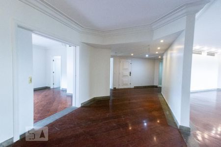 Saleta de apartamento à venda com 4 quartos, 420m² em Moema, São Paulo