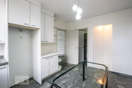 Apartamento à venda com 420m², 4 quartos e 4 vagas Apartamento à venda com 420m², 4 quartos e 4 vagasCopa