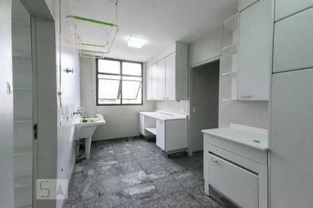 Apartamento à venda com 420m², 4 quartos e 4 vagas Apartamento à venda com 420m², 4 quartos e 4 vagasÁrea de Serviço