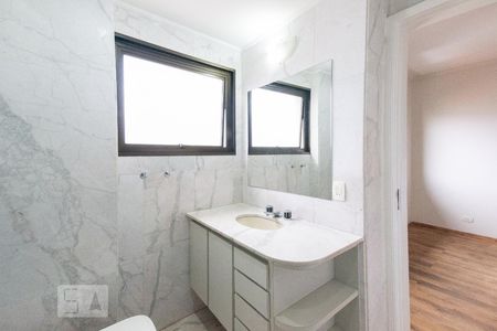 Apartamento à venda com 420m², 4 quartos e 4 vagas Apartamento à venda com 420m², 4 quartos e 4 vagasBanheiro Suíte 4
