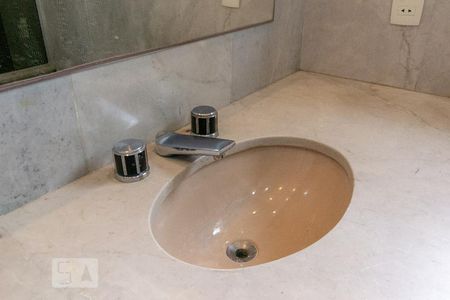 Apartamento à venda com 420m², 4 quartos e 4 vagas Apartamento à venda com 420m², 4 quartos e 4 vagasBanheiro da Suíte 2 - Torneira