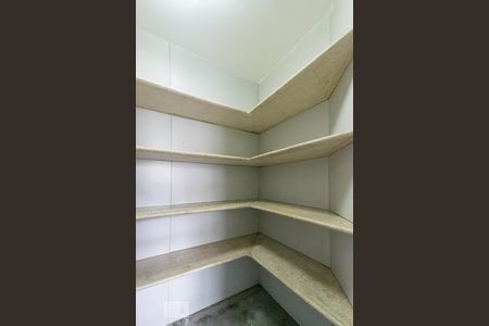 Apartamento à venda com 420m², 4 quartos e 4 vagas Apartamento à venda com 420m², 4 quartos e 4 vagasDespensa 2