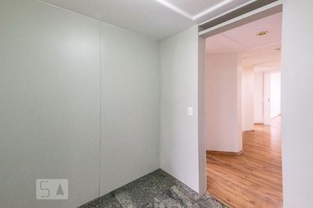 Apartamento à venda com 420m², 4 quartos e 4 vagas Apartamento à venda com 420m², 4 quartos e 4 vagasCorredor