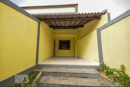 Casa à venda com 50m², 2 quartos e 2 vagasFachada - Varanda