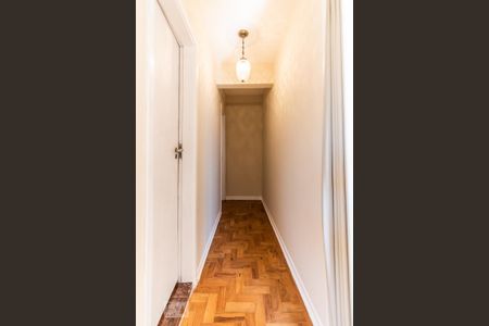 Apartamento à venda com 67m², 2 quartos e 1 vagaCorredor Acesso Dormitórios e Banheiro