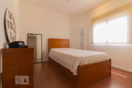 Apartamento à venda com 150m², 3 quartos e 2 vagasQuarto 2
