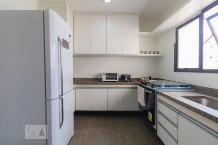 Apartamento à venda com 150m², 3 quartos e 2 vagasCozinha