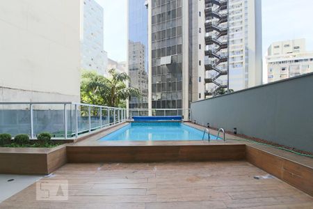 Studio para alugar com 28m², 1 quarto e 1 vaga Studio para alugar com 28m², 1 quarto e 1 vagaPiscina
