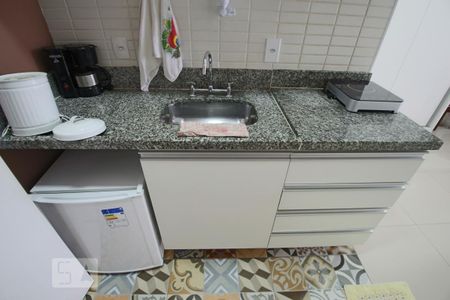Cozinha de kitnet/studio para alugar com 1 quarto, 28m² em Bela Vista, São Paulo