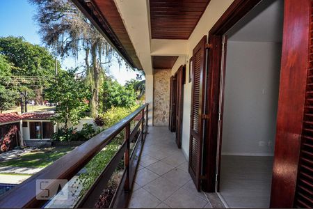 Casa de condomínio à venda com 480m², 5 quartos e 2 vagasVaranda Quarto 2 e Quarto 3