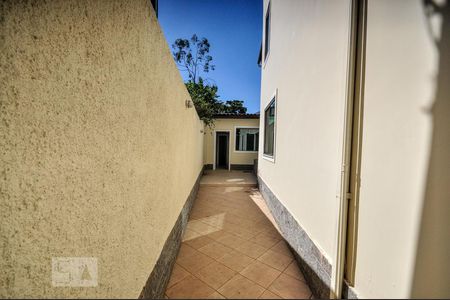 Casa de condomínio à venda com 480m², 5 quartos e 2 vagasÁrea Externa - Lateral Casa