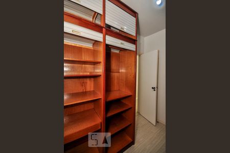 Casa de condomínio à venda com 480m², 5 quartos e 2 vagasCloset Suíte
