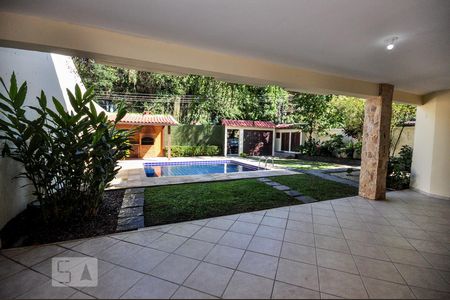 Casa de condomínio à venda com 480m², 5 quartos e 2 vagasVista Quarto 1