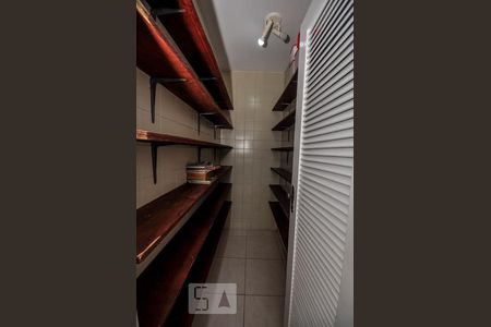 Casa de condomínio à venda com 480m², 5 quartos e 2 vagasCozinha - Despensa