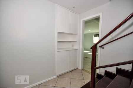 Casa de condomínio à venda com 480m², 5 quartos e 2 vagasCorredor - Acesso 2o Andar