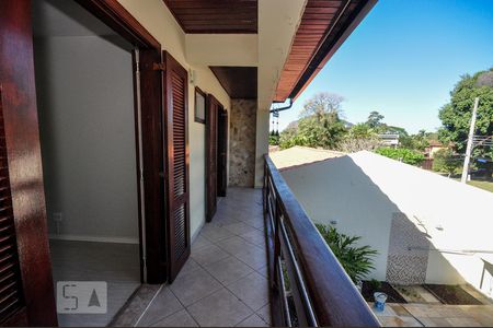 Casa de condomínio à venda com 480m², 5 quartos e 2 vagasVaranda Quarto 3 e Quarto 2