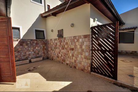 Casa de condomínio à venda com 480m², 5 quartos e 2 vagasÁrea Externa - Suíte 