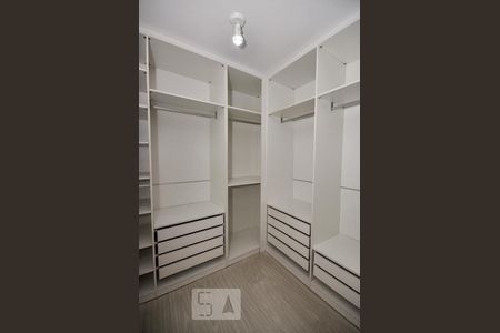 Casa de condomínio à venda com 480m², 5 quartos e 2 vagasCloset Quarto 2
