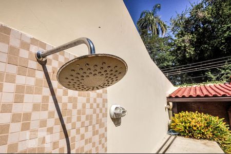 Casa de condomínio à venda com 480m², 5 quartos e 2 vagasChuveirão - Piscina