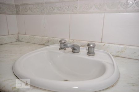 Casa de condomínio à venda com 480m², 5 quartos e 2 vagasBanheiro Social 2