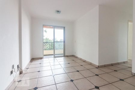 Sala de apartamento para alugar com 3 quartos, 74m² em Vila Yara, Osasco