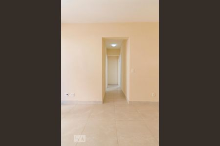 Corredor dos Quartos e Banheiros  de apartamento para alugar com 3 quartos, 68m² em Mooca, São Paulo