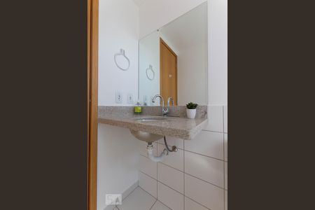 Banheiro de apartamento para alugar com 2 quartos, 65m² em Jardim Goiás, Goiânia