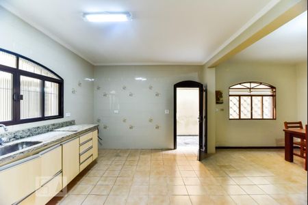 Casa para alugar com 150m², 3 quartos e 2 vagas Casa para alugar com 150m², 3 quartos e 2 vagasCozinha